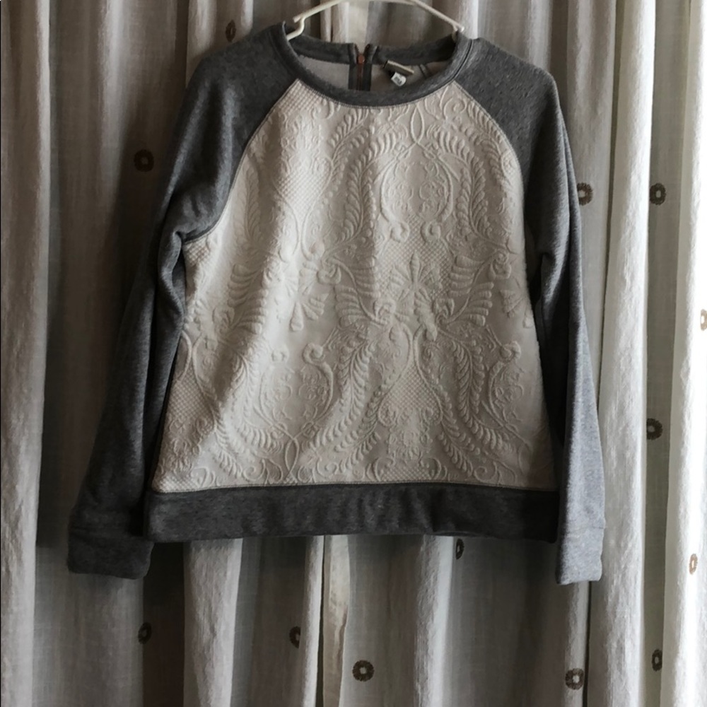 A New Day gray and white sweatshirt